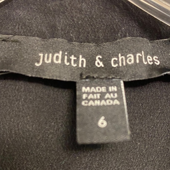 JUDITH & CHARLES black silk shell with front zipper detail, size 6 - Picture 8 of 8